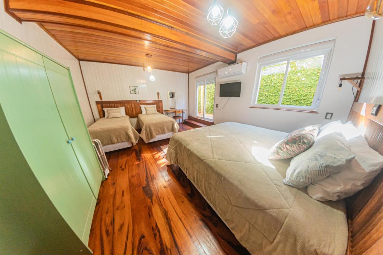 Casarao Do Vale Dos Vinhedos Homestay *