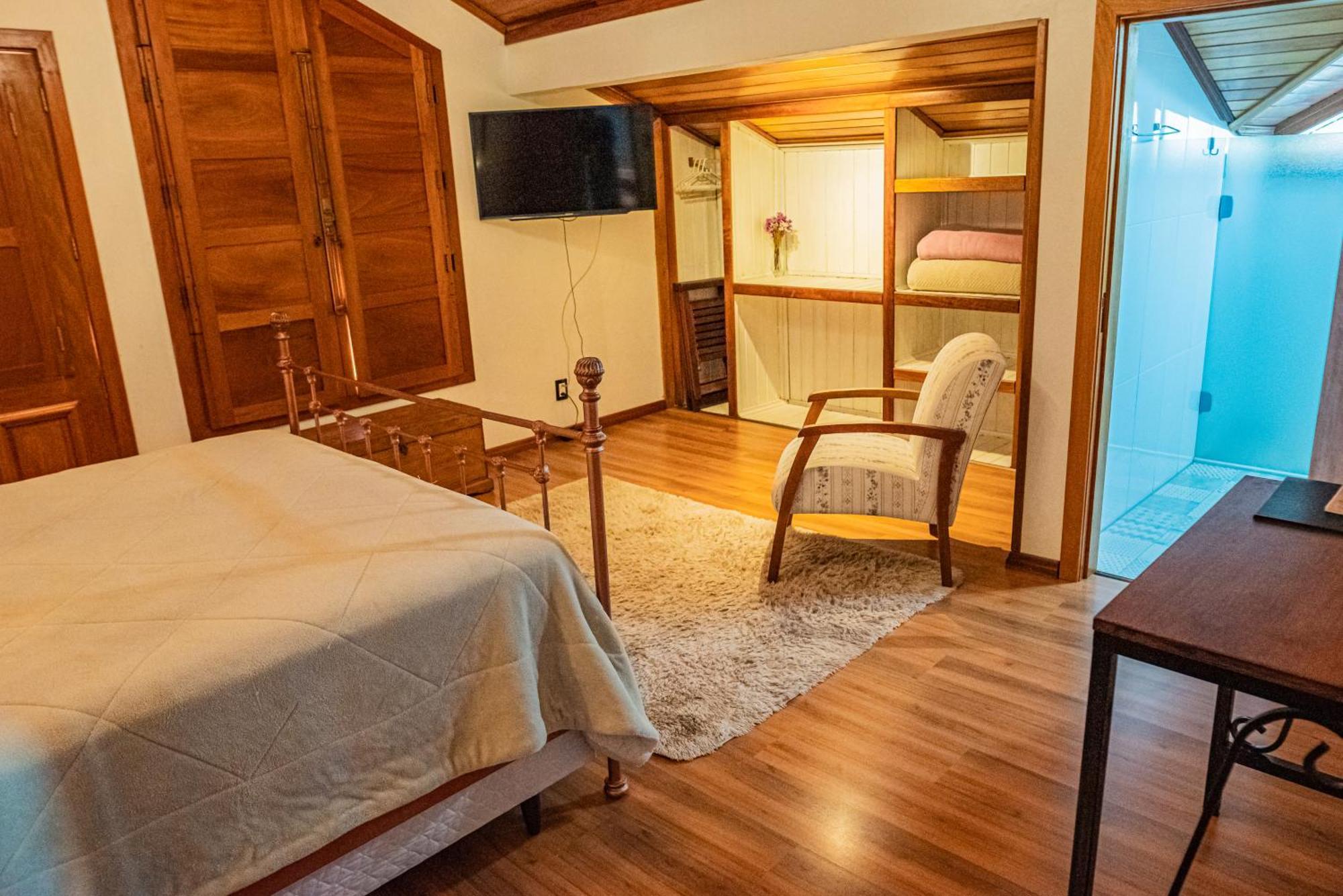 Casarao Do Vale Dos Vinhedos Homestay