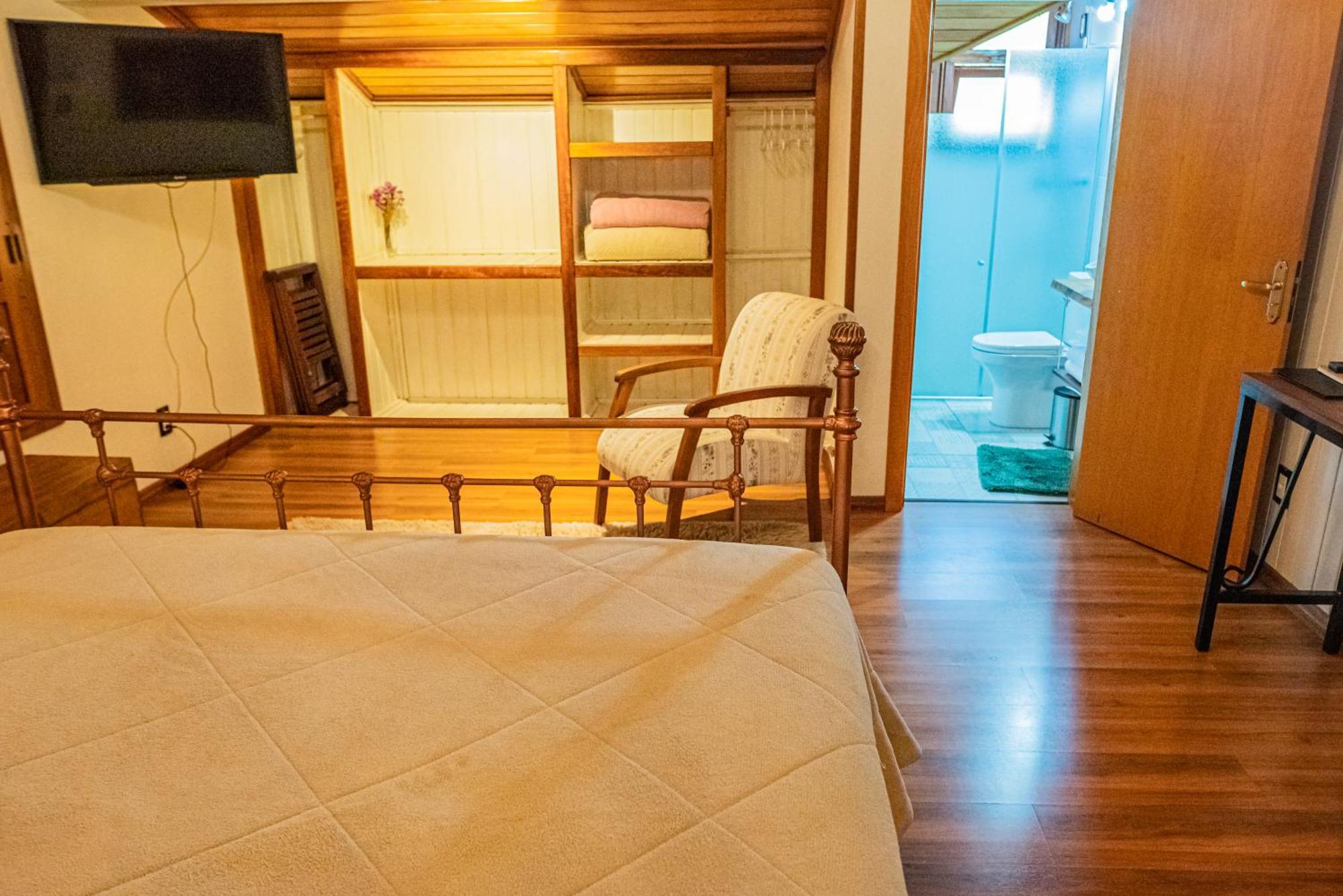 Casarao Do Vale Dos Vinhedos Homestay *