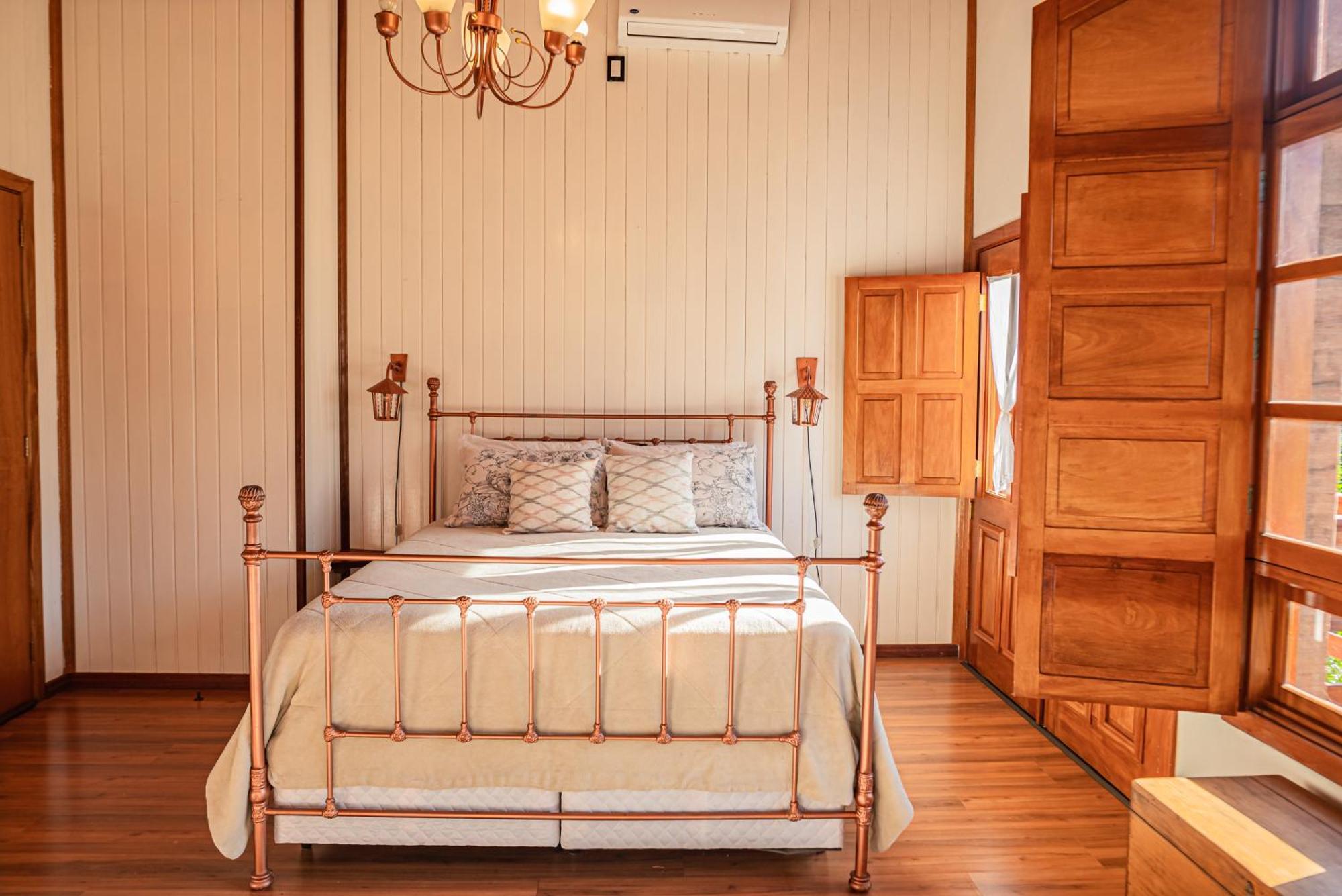 Homestay Casarao Do Vale Dos Vinhedos *